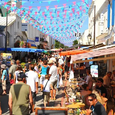 T2 A 50m De La Avec Piscine, Tennis Et Balcon - - Fr-1-535-4 Appartement *