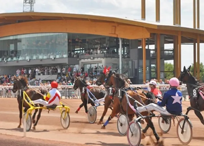 T2 A 50m De La Avec Piscine, Tennis Et Balcon - - Fr-1-258-187 *